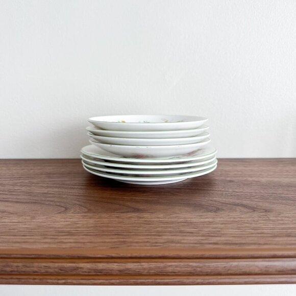 Royal Vale Tea Set – Vintage English Bone China – Pink Floral – 12 Piece Set - Picture 5 of 9